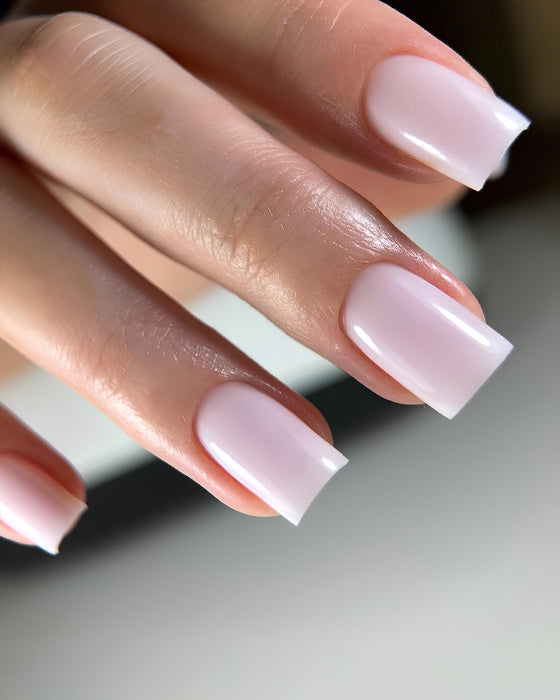 DARK Medium Gel #04 – Builder/Self-Leveling Gel (15 ml)